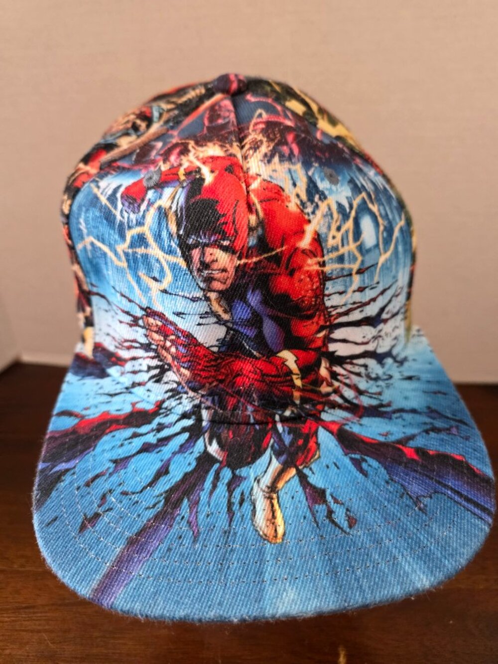 Bioworld DC Comics The Flash snapback cap features a full-color